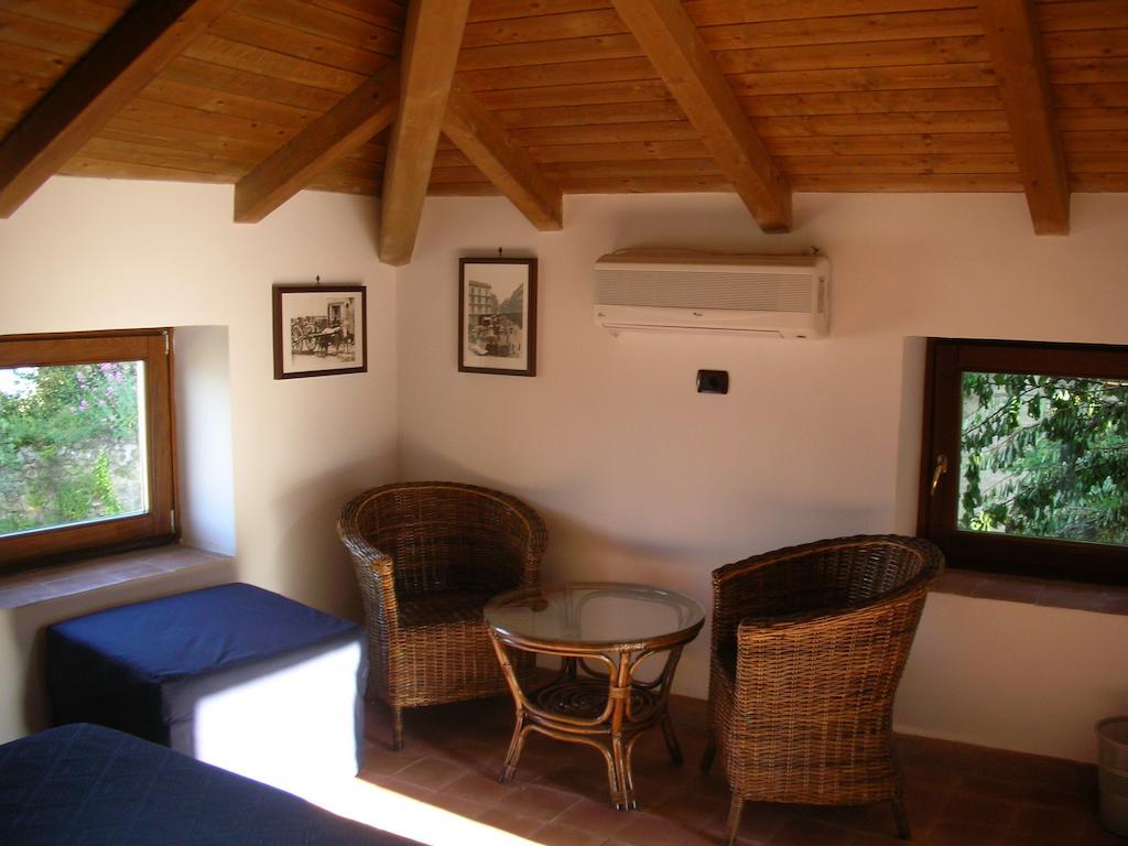 Guest House Pedamentina Neapol Pokoj fotografie