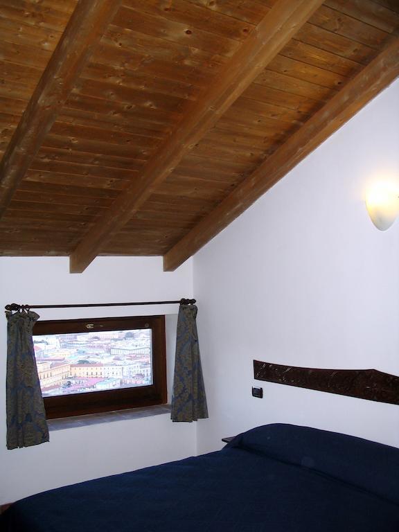 Guest House Pedamentina Neapol Pokoj fotografie